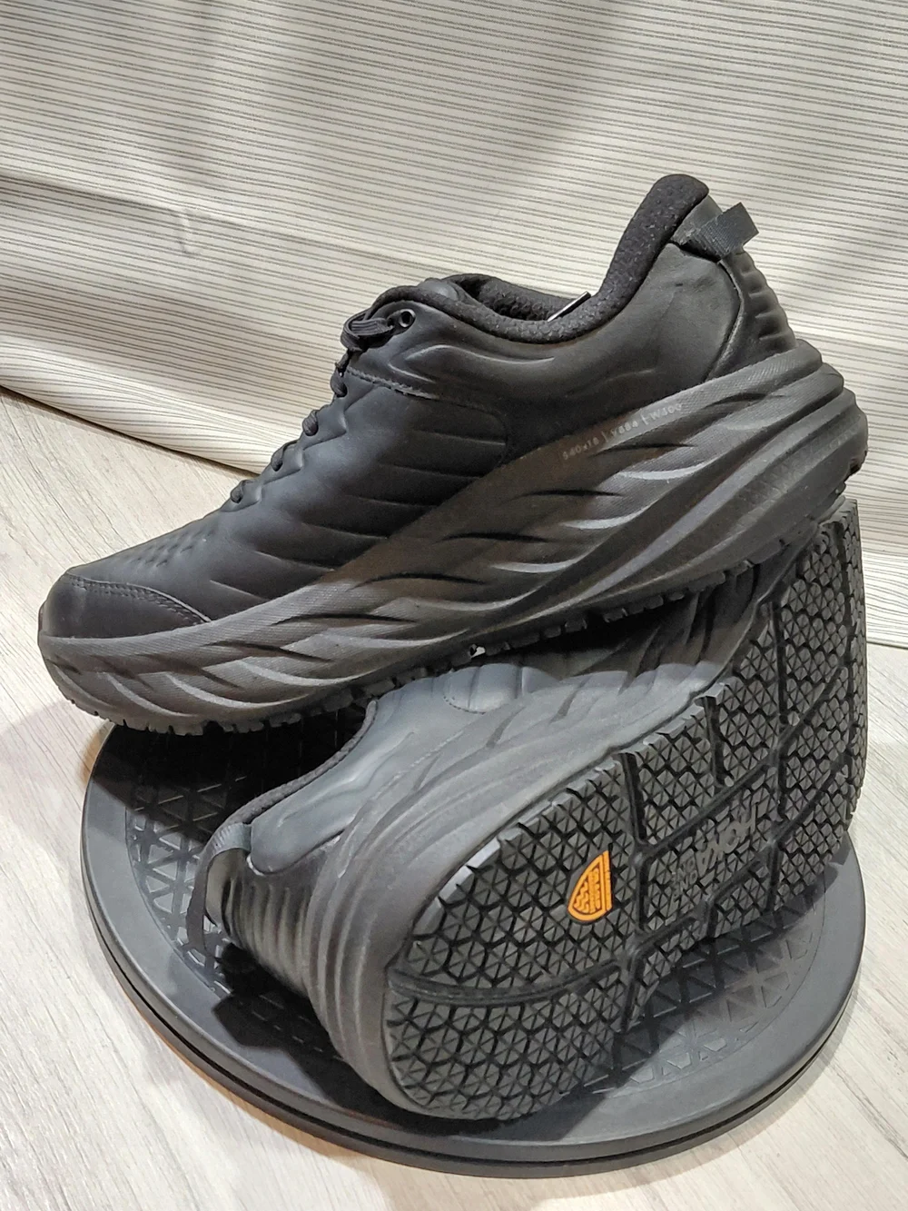 NEW HOKA Mens Bondi SR Heavy Duty Water Resistant Triple Black Leather Shoes M12